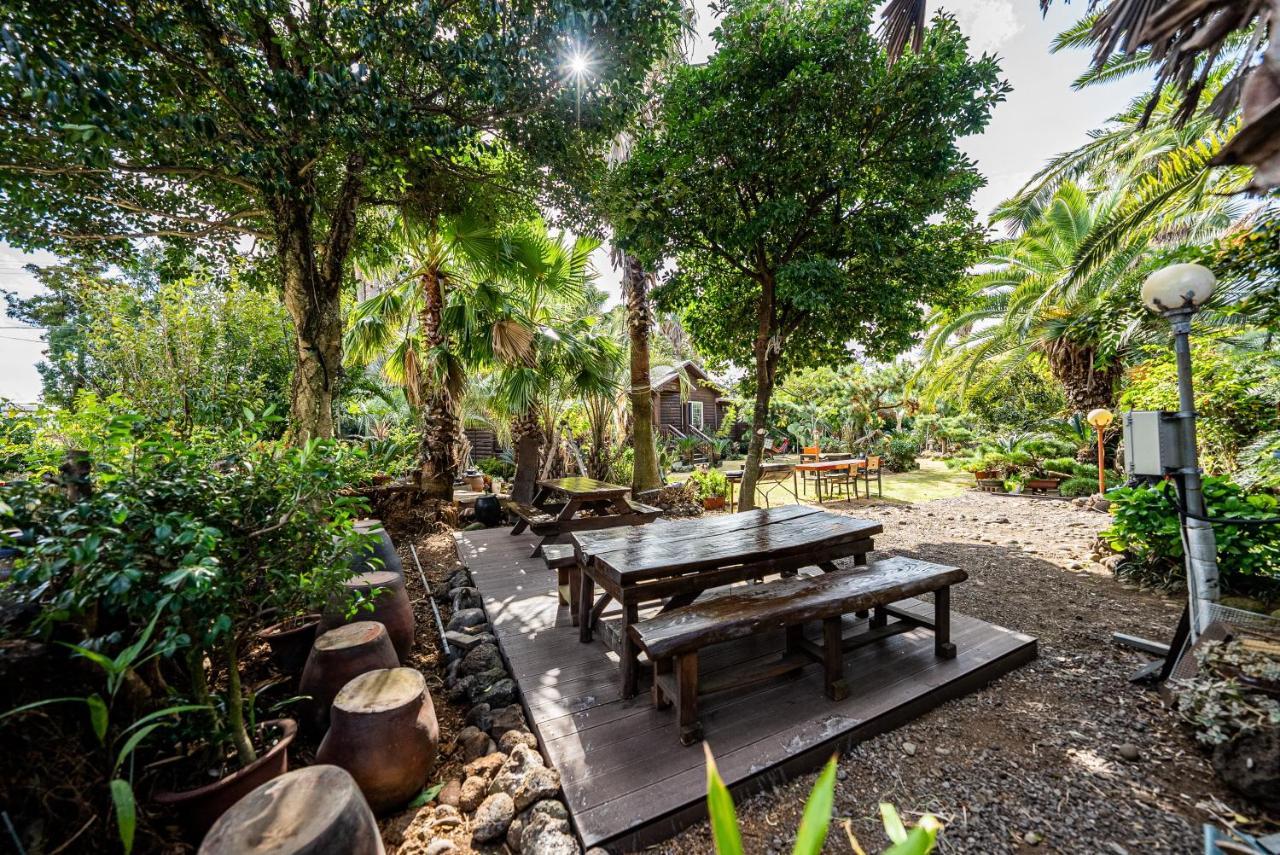 Valley Village 西归浦市 外观 照片